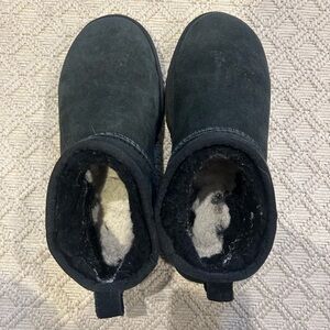 UGG Ultra Mini Classic Boot in Black